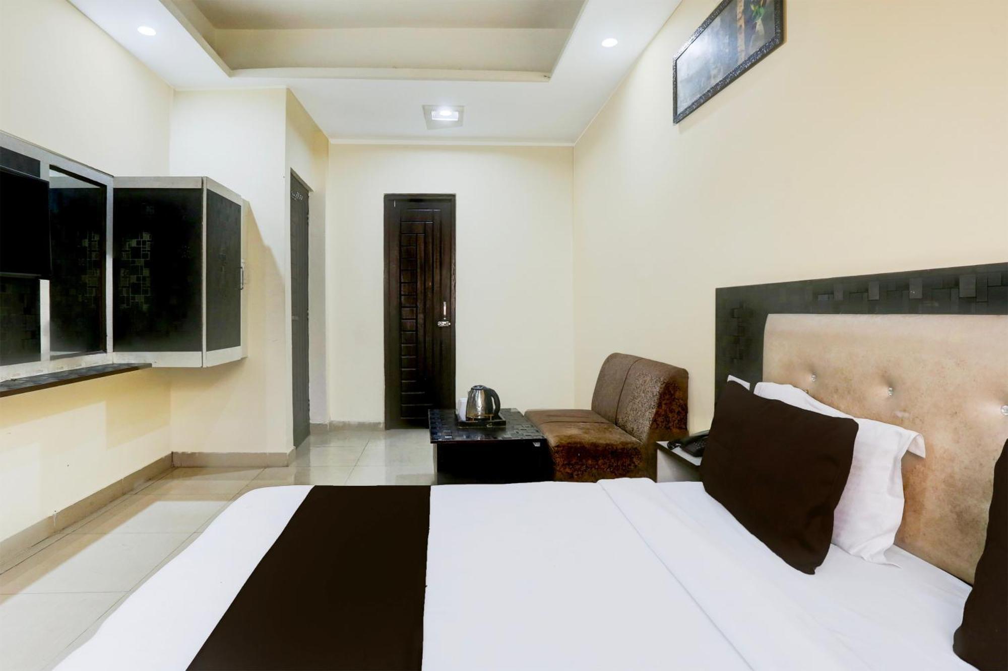 Super Hotel O Indira Enclave Haridwar Raiwala Kültér fotó